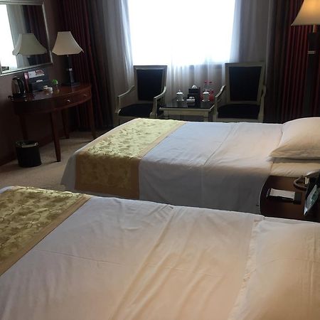 Yunheng Hotel Neijiang Exterior photo