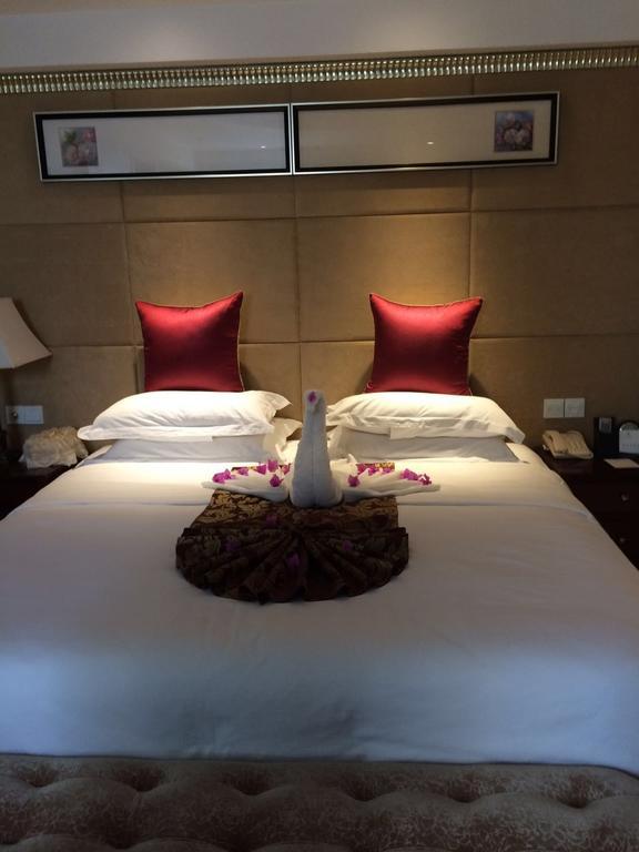 Yunheng Hotel Neijiang Exterior photo